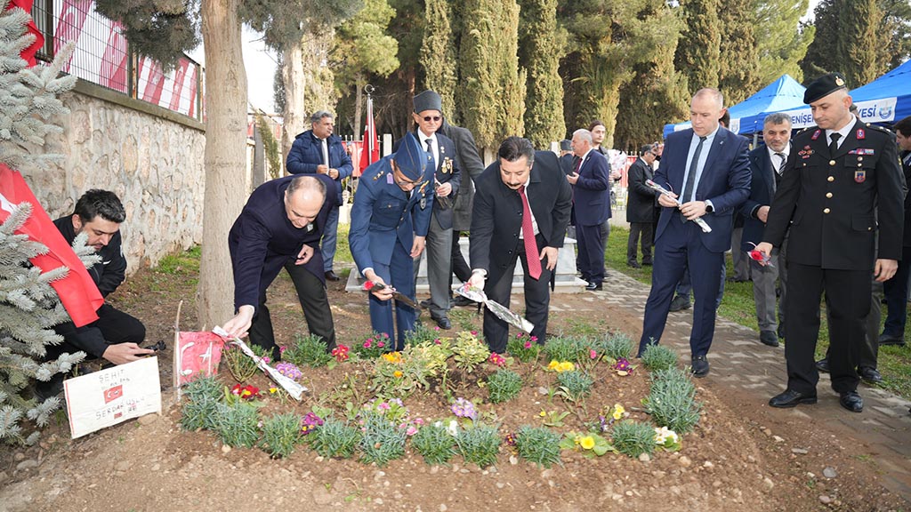 YENİŞEHİR’DE ECDADA VEFA: 18 MART ŞEHİTLERİ DUALARLA ANILDI